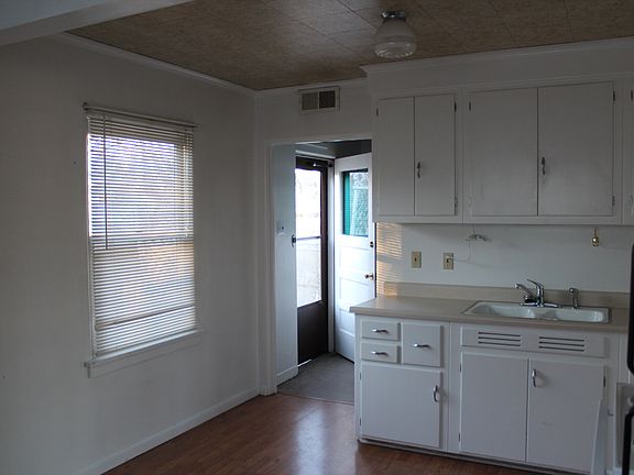 Kitchen to Back Door and W/D hookups