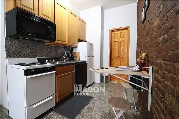 Rented by Mason Group LLC | media 8