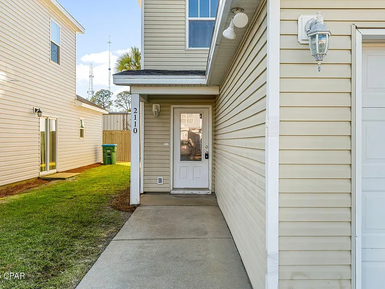 2110 Sterling Cove Blvd — Photo 3