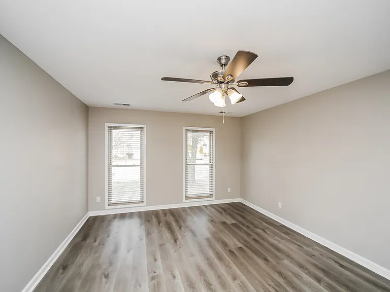 9347 Helmsley Dr — Photo 11