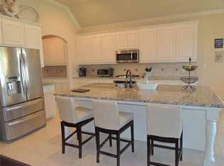 529 Plum Dr, Burleson, TX 76028