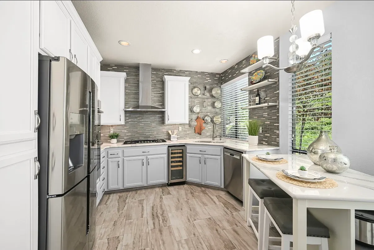 3 bed, 1717 sqft, $4,650 — Photo 3
