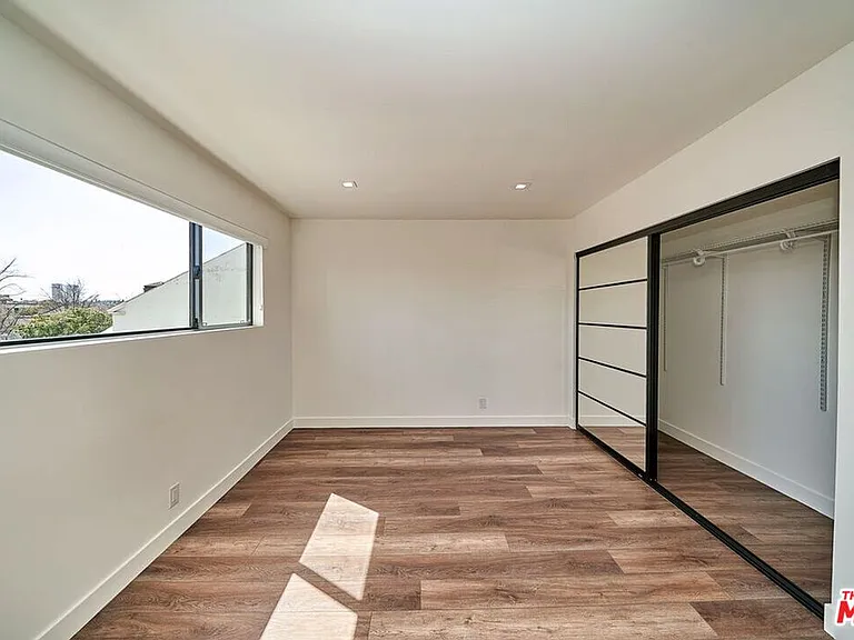 145 S Maple Dr #401 — Photo 29