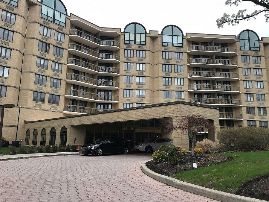 1st image of 821 Smith Manor Blvd