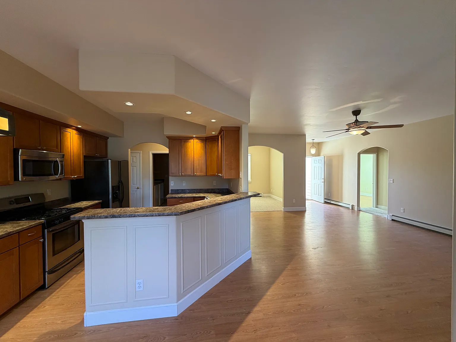 3 bed, 1695 sqft, $2,500 — Photo 4
