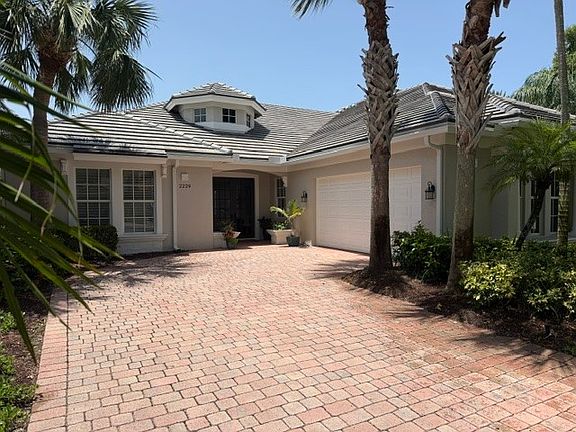 5th image of 2229 Falls Cir