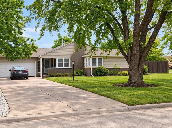 969 E 2nd St, Russell, KS 67665