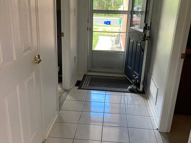 2432 Woodglade Blvd N — Photo 3