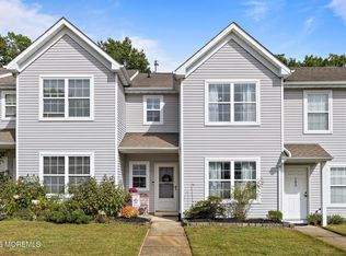 104 Prosperity Ct, Toms River, NJ 08755
