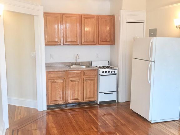 5th image of 9440 210th St