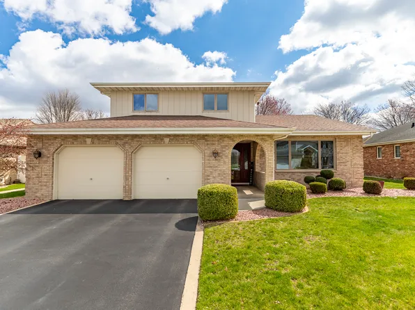 18319 Holland Rd, Lansing, IL 60438