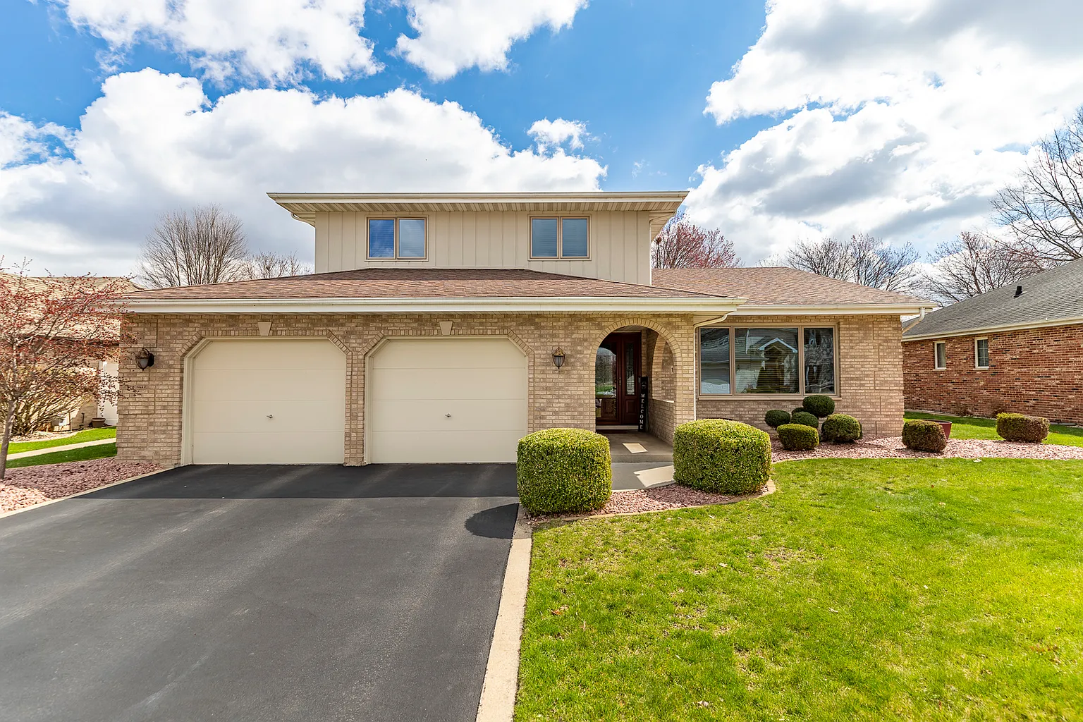 18319 Holland Rd photo 1