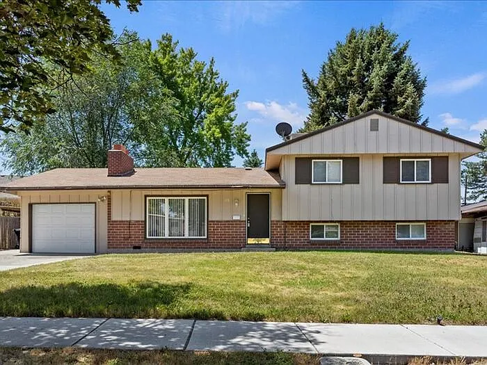 1376 E Greenfield Ave