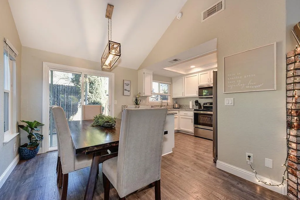 2 bed, 1156 sqft, $2,545 — Photo 1