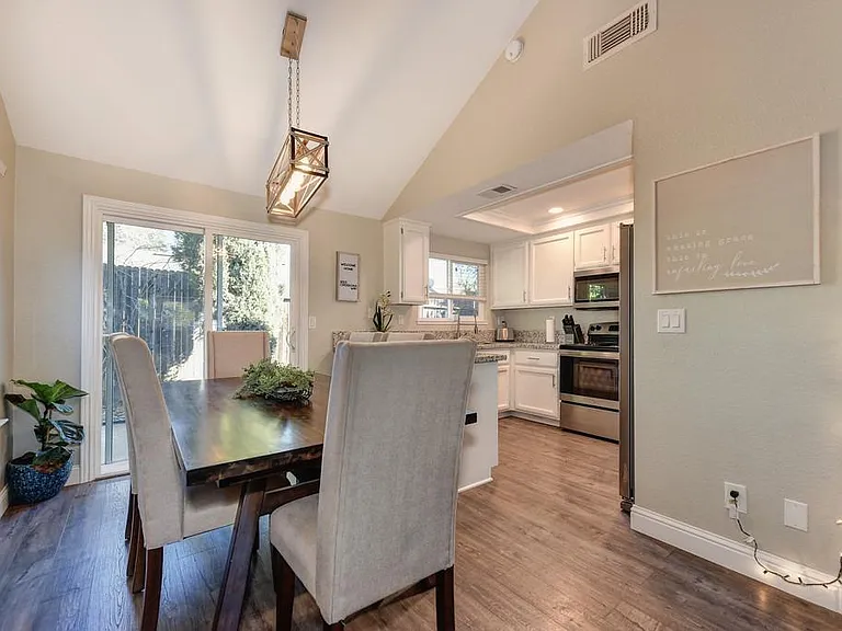 8313 Crossoak Way — Photo 1