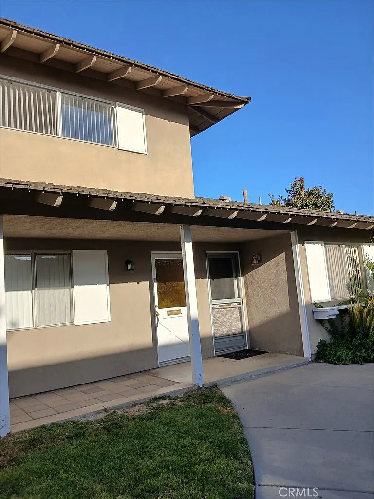 2 bed, 1100 sqft, $2,800 — Photo 3