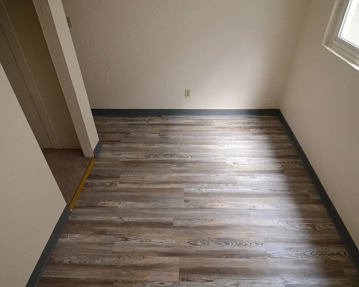 Melrose Court Apartments — Photo 13