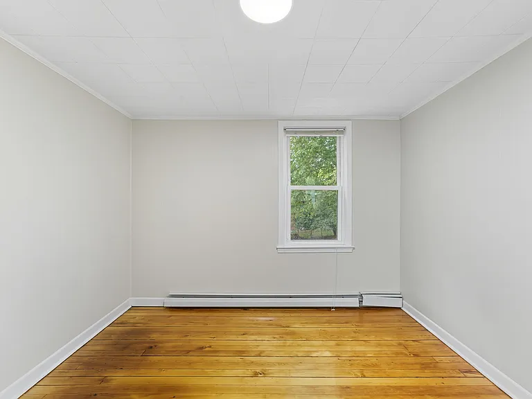 46 E Transit St #1R — Photo 3