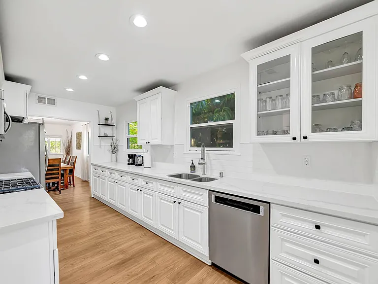 7715 Oakdale Ave — Photo 7