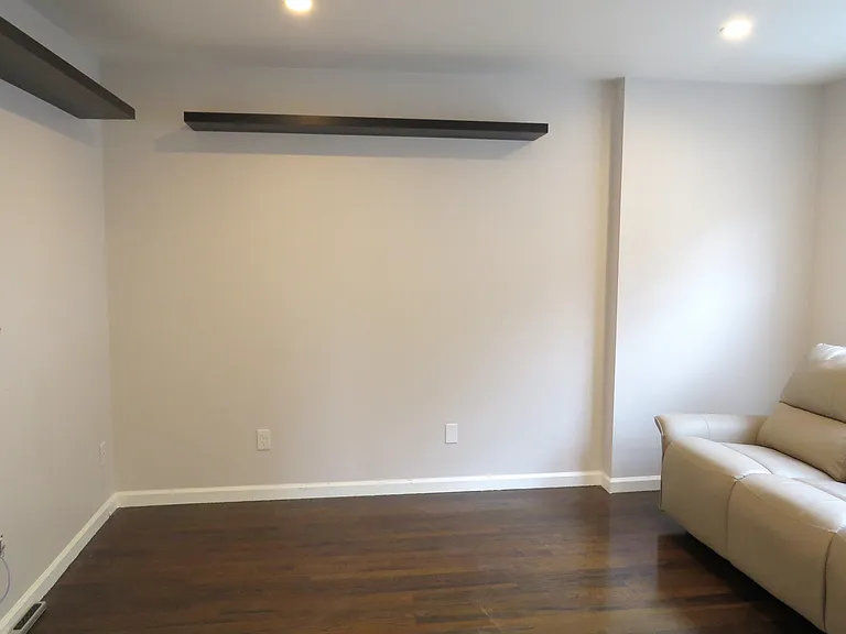 68 Pemberwick Rd #1 — Photo 3