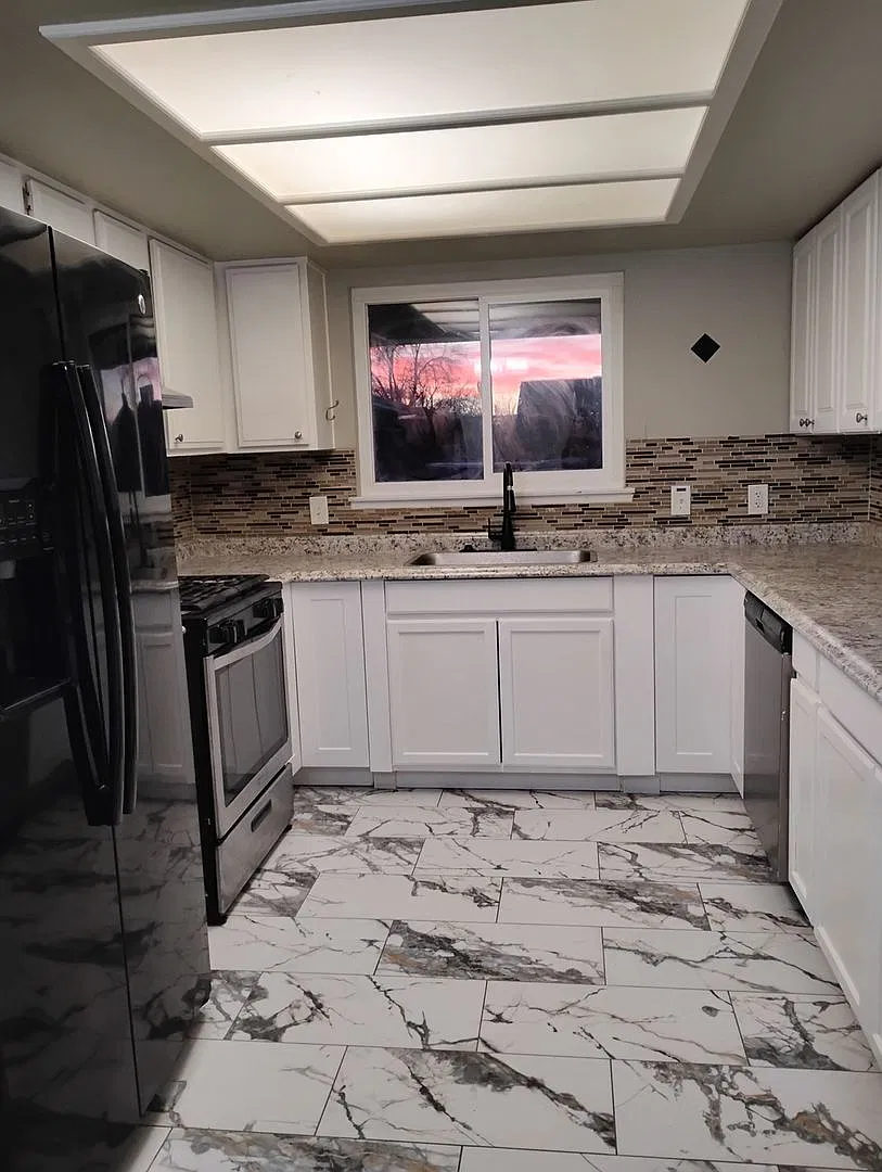 Spacious 5BR House in Lancaster — Photo 3
