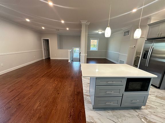 5th image of 100 Mason Blvd #B