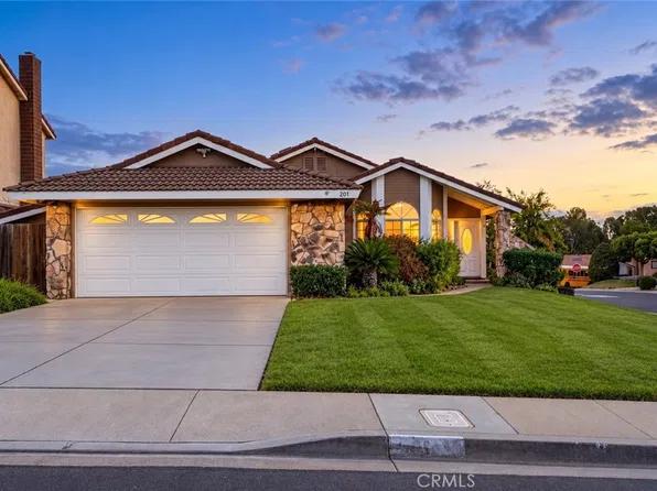 201 S Brookside Ct, Anaheim, CA 92808