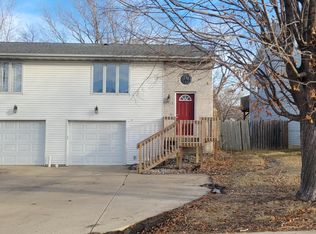 2263 14th St, Coralville, IA 52241