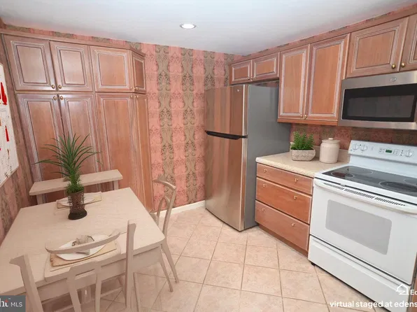 8200 Centennial Sta, Warminster, PA 18974