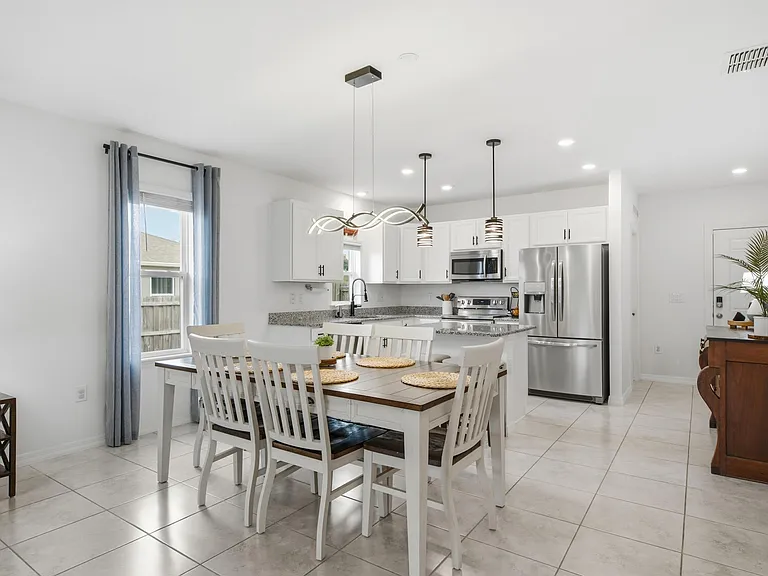 2220 SE Lucaya St — Photo 9