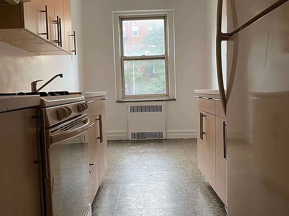 5th image of 2709 Ocean Ave #6B