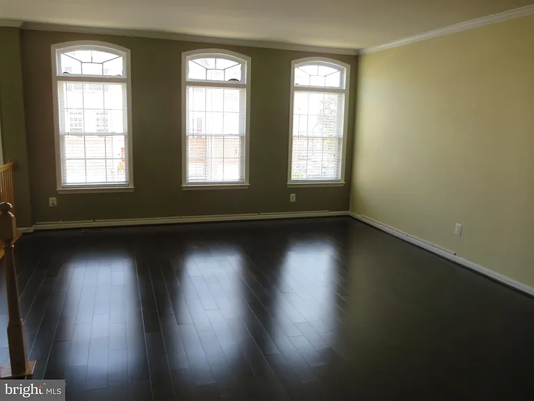 1503 Shields Ter NE — Photo 3