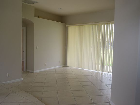 4th image of 2232 SW Savage Blvd
