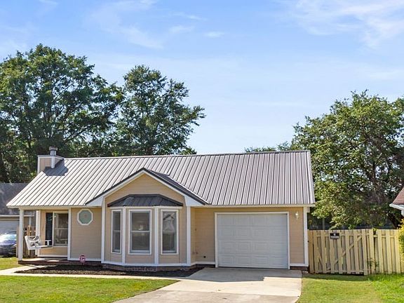 3rd image of 1685 Veanna Dr
