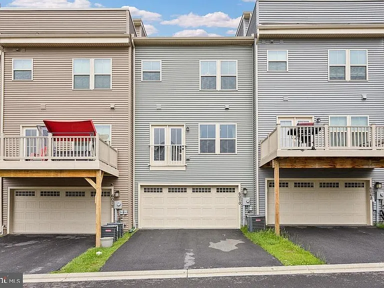 6070 Fallfish Ct — Photo 2