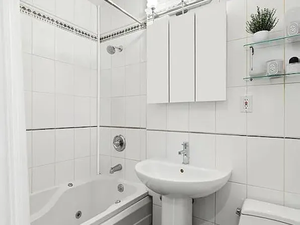 155 East 34th Street image 6 of 7