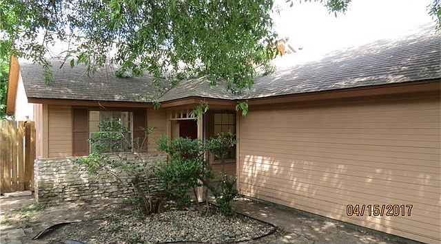 2nd image of 1904 Gracy Farms Ln #B