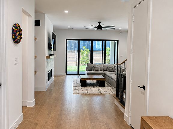 2nd image of 5211 Parkland Ave