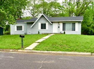 2809 N Willowbrook Rd, Columbia, MO 65202