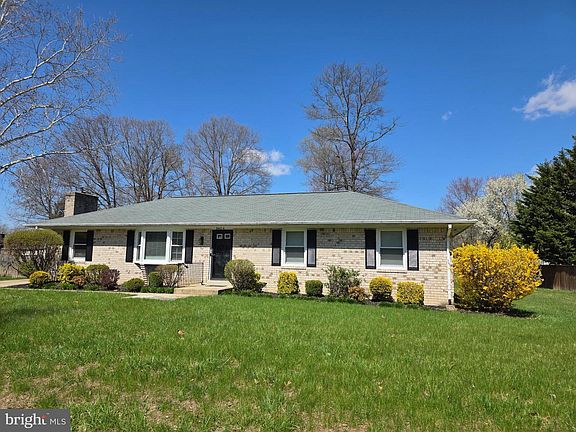 2nd image of 9604 Middleridge Ct