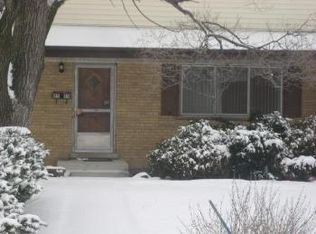 9539 Park Ln, Des Plaines, IL 60016