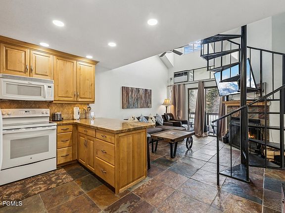 4th image of 1530 Empire Ave #310