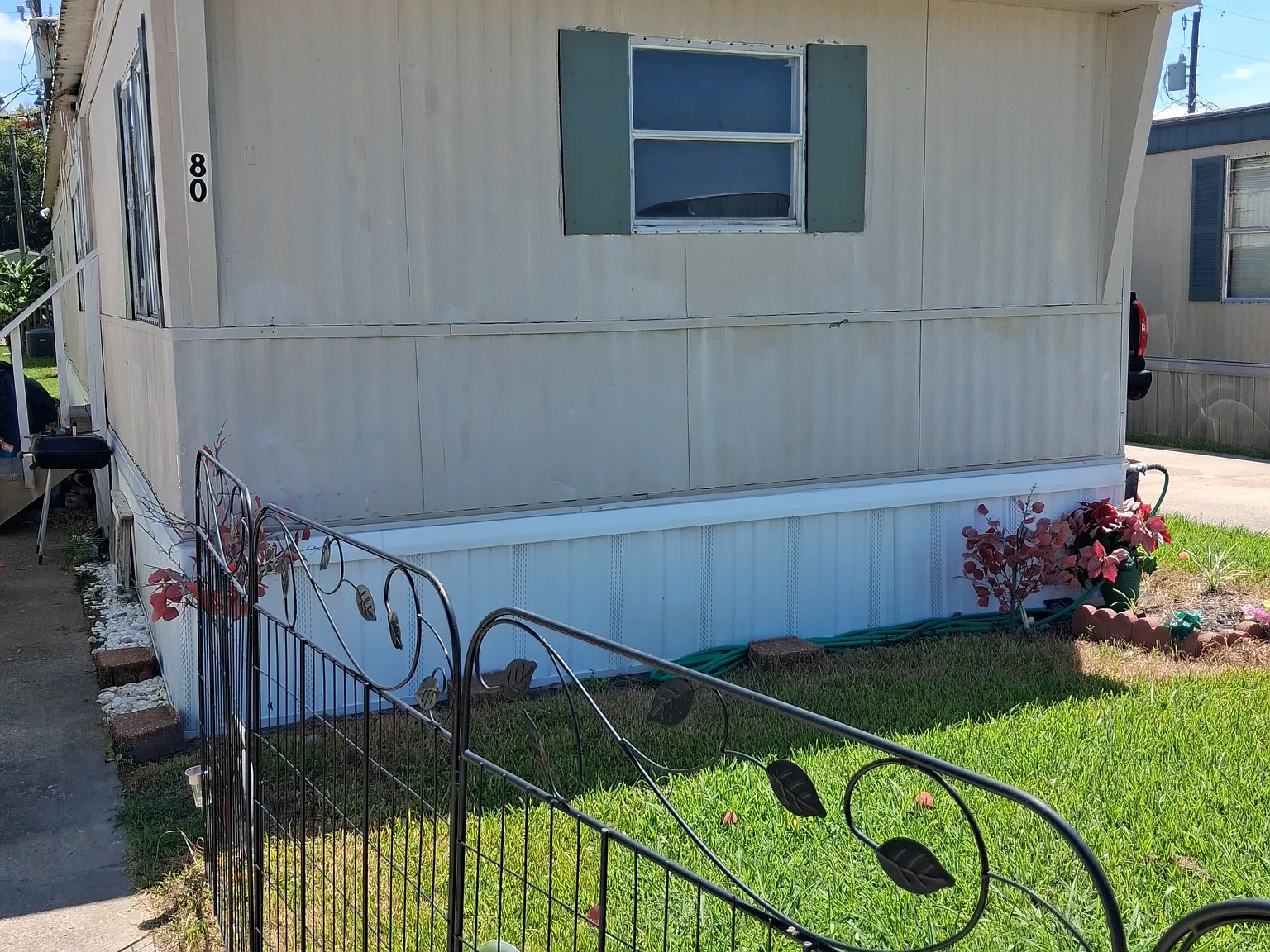 3 bed, 1.5 bath, $875 — Photo 2