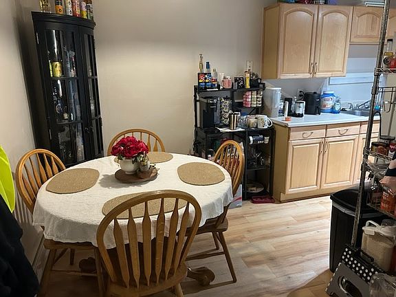 4th image of 451 Golden Cir