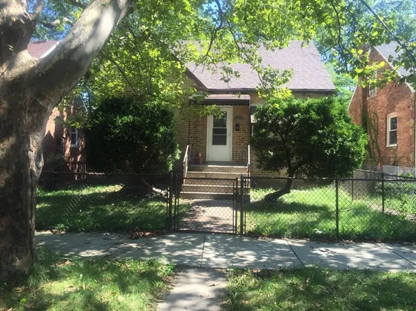 10043 S Bensley Ave, Chicago, IL 60617