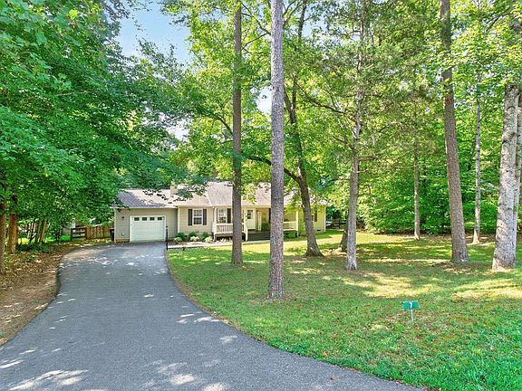 3rd image of 7 Riverwood Ct