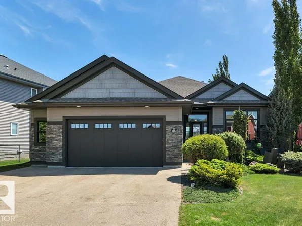 3262 Whitelaw Dr NW, Edmonton, AB T6W 0P7