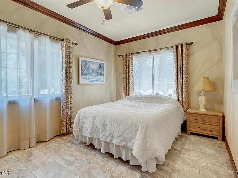 264 Crestview Dr — Photo 63