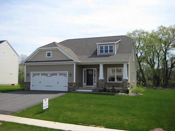 2nd image of 14 Twin Pines Dr