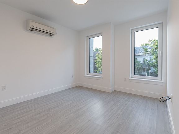 42 North Beacon #201 Boston (Allston) Shared Unit Photo 2